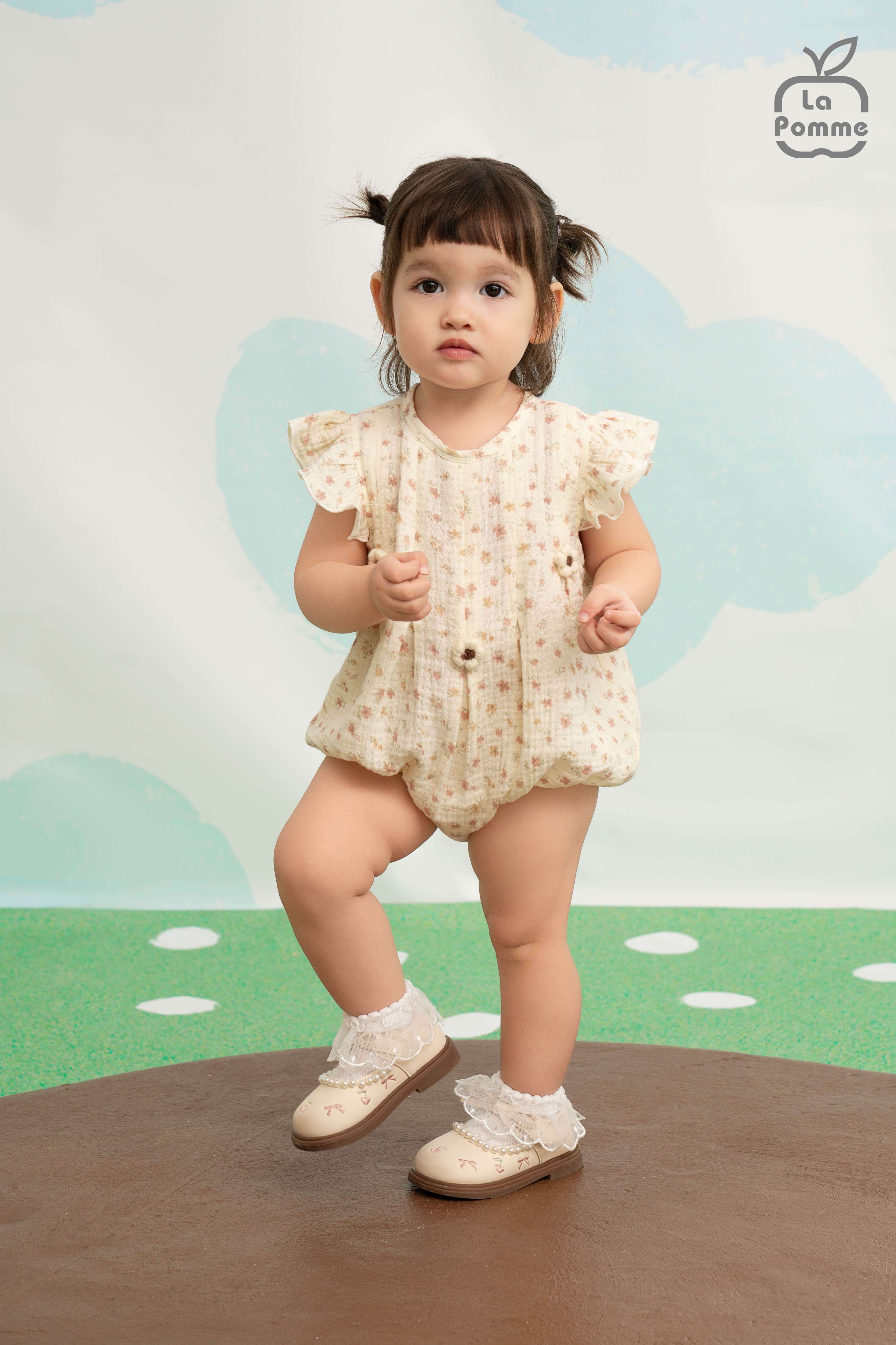 Body cộc tay La Pomme họa tiết vườn hoa nhí Kem (3M,6M,9M,12M) — ảnh 4