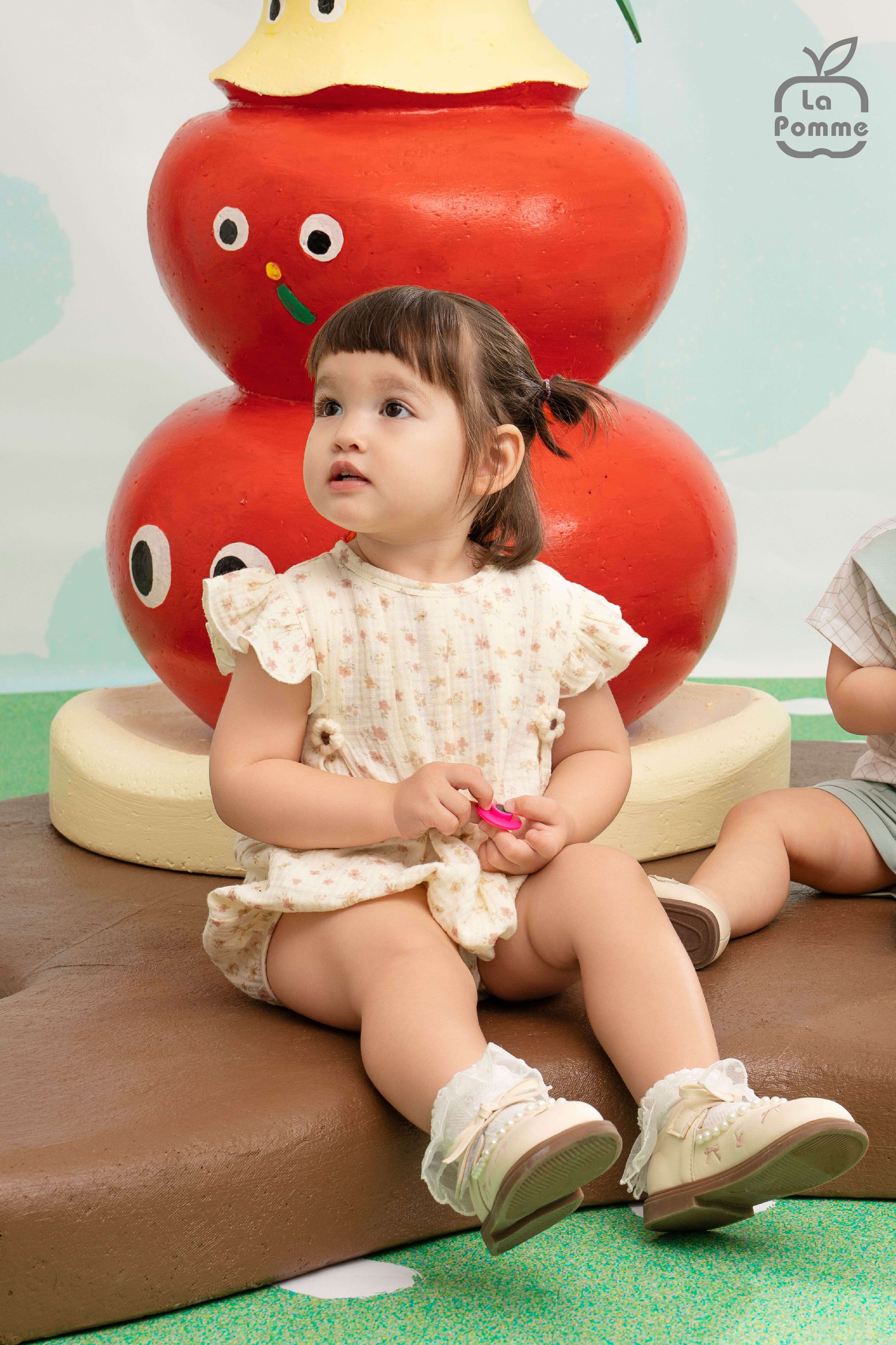 Body cộc tay La Pomme họa tiết vườn hoa nhí Kem (3M,6M,9M,12M)