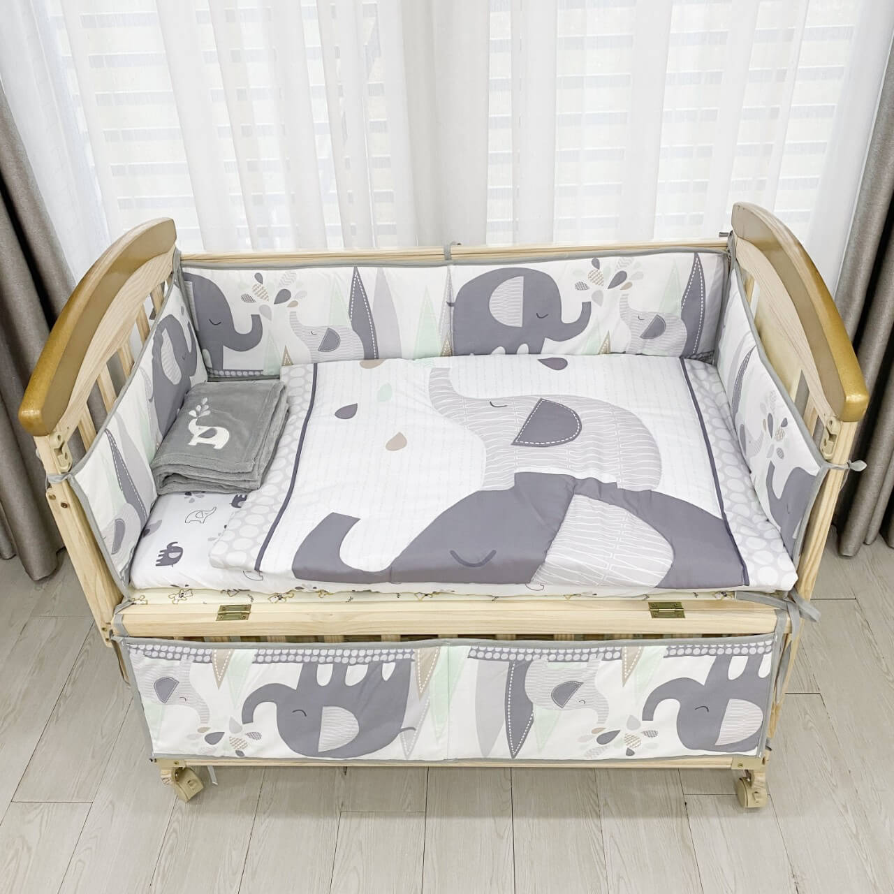 Quây cũi vải 9 món Umoo (dành cho quây cũi gỗ) (Quây Vải trắng, quây Vải thỏ hồng, quây Vải voi hồng, quây Vải voi xám, quây Vải xương rồng) — ảnh 4