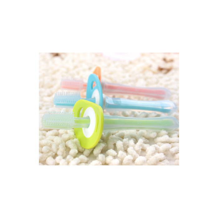 Bàn chải đánh răng Basilic cho bé silicone D082