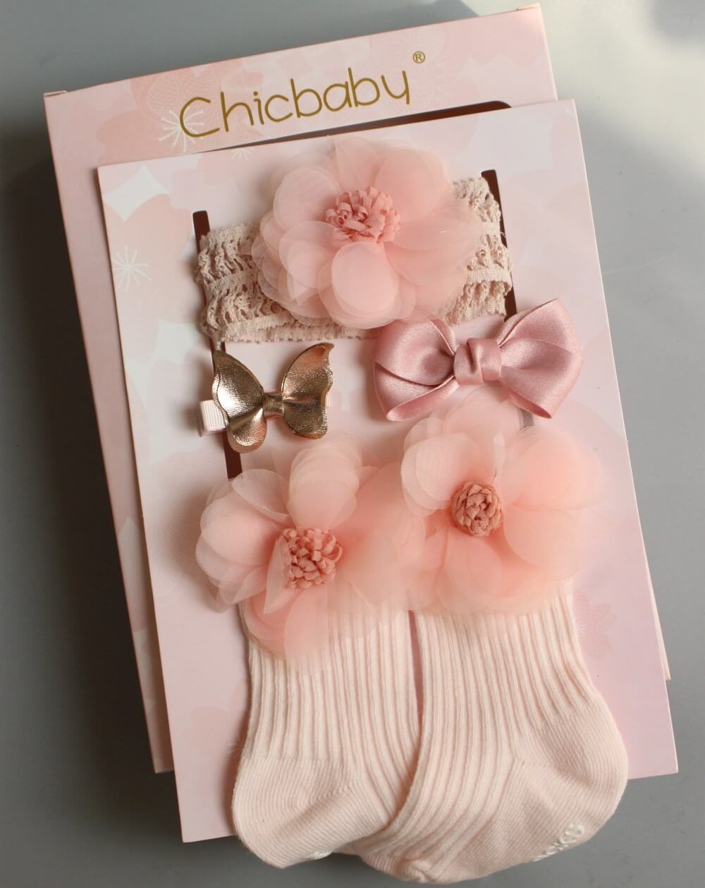 Set quà buộc tóc, kẹp tóc, tất in chữ Kids Socks Hàn Quốc Chicbaby