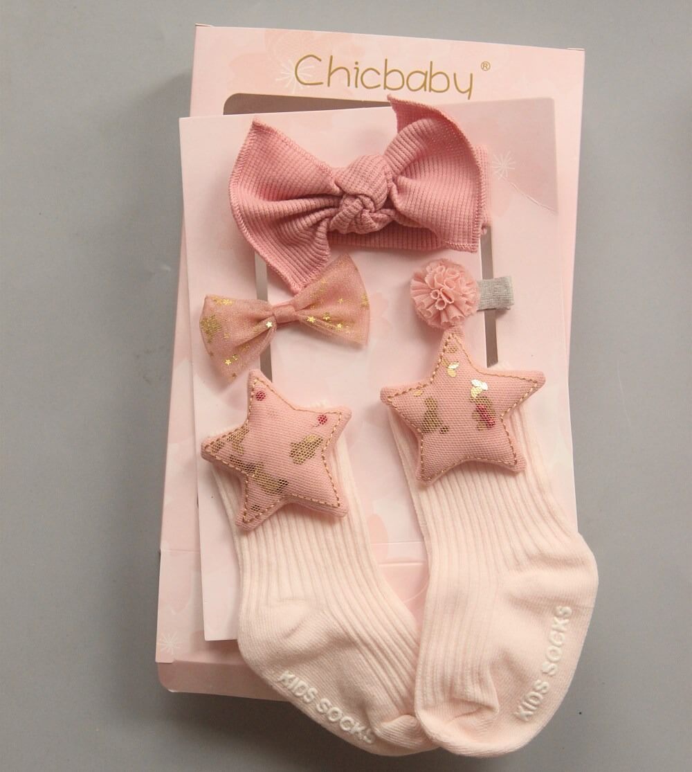 Set quà buộc tóc, kẹp tóc, tất in chữ Kids Socks Hàn Quốc Chicbaby — ảnh 4